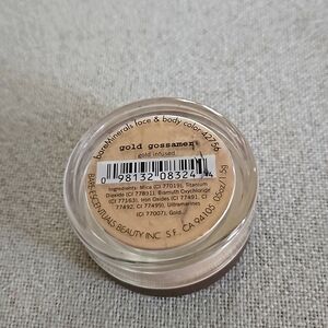Mineral makeup Face and Body Powder